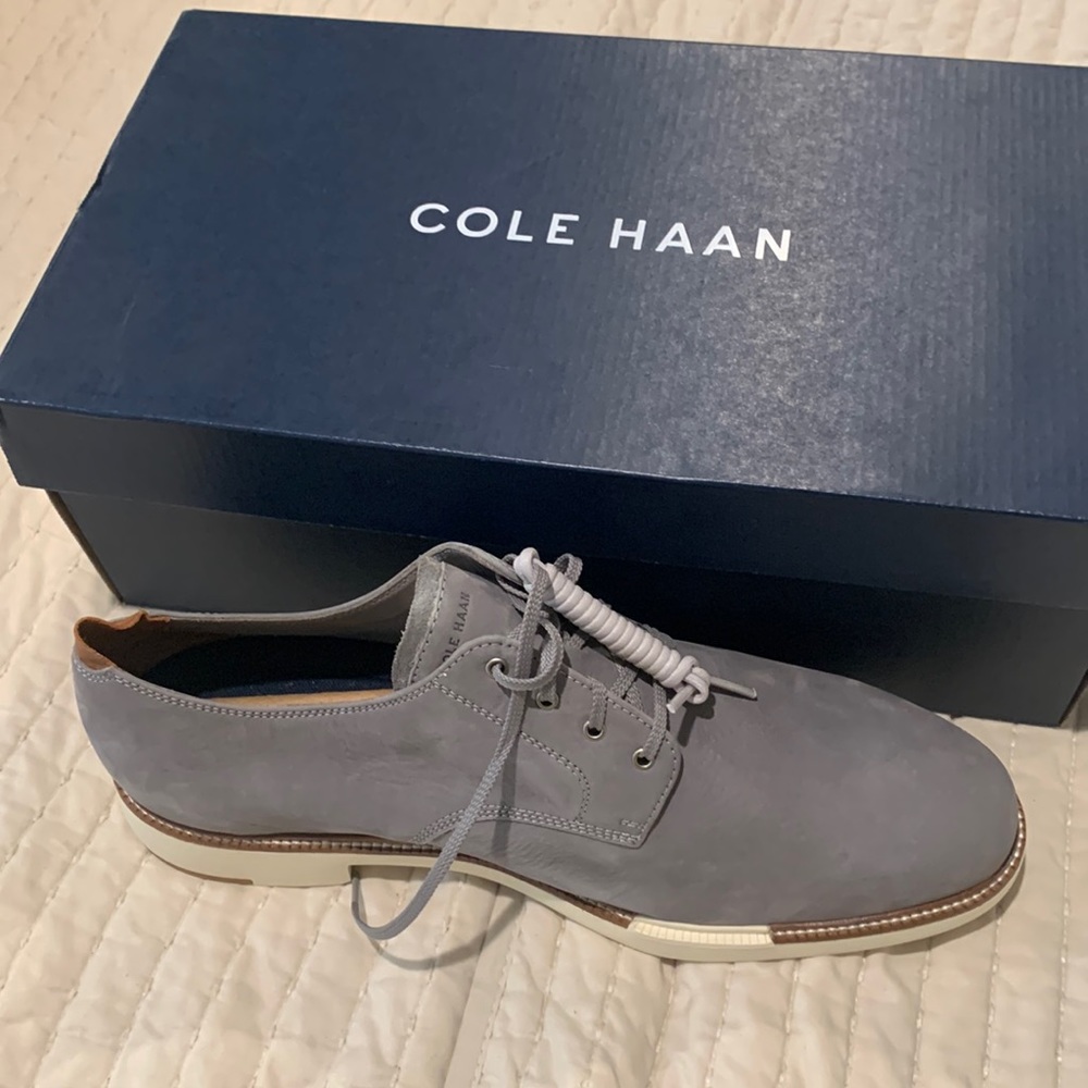 Grey men’s Oxford shoes